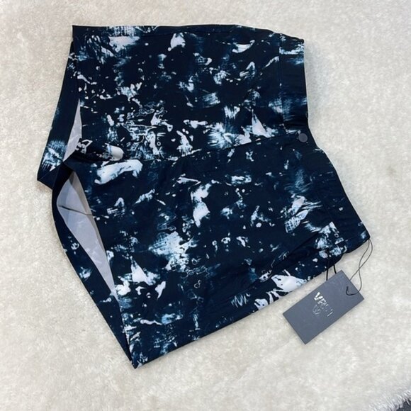 VRST Men's 5" Resort Short - Picture 6 of 12